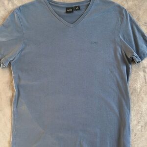 Boss men’s t shirt v neckline short sleeves blue Sz large